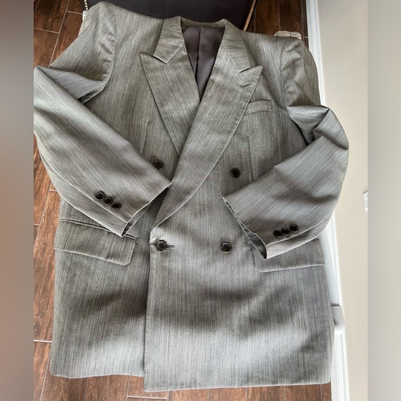 Men's Gray Double Breasted Suit (2pcs) - Picture 4 of 16